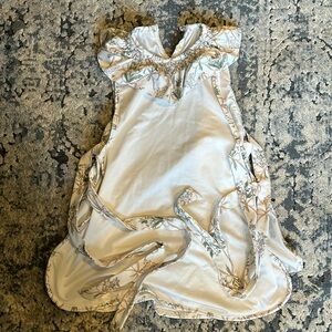 Sun House Children’s swim cover up. Super soft material. Fits 2T-3T.